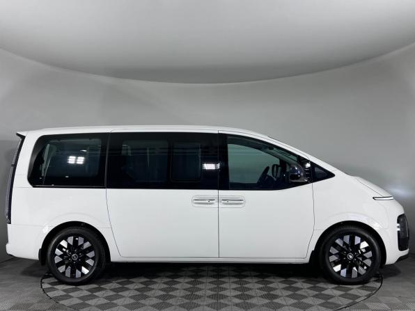 Hyundai Staria I с пробегом 2025 года, цена 8 999 900 рублей, 50 км, минивэн, Автокод Объявления