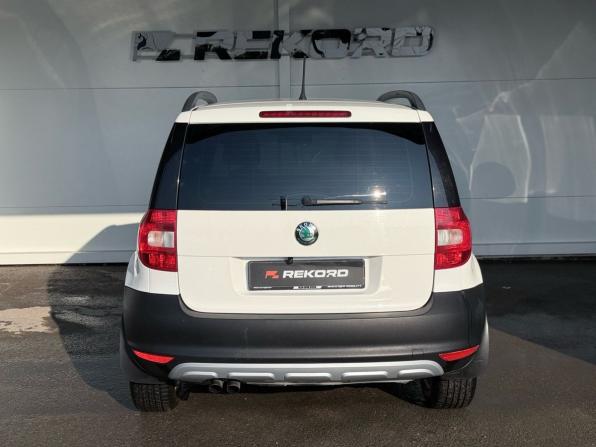 Skoda Yeti I с пробегом 2013 года, цена 879 000 рублей, 251864 км, внедорожник, Автокод Объявления