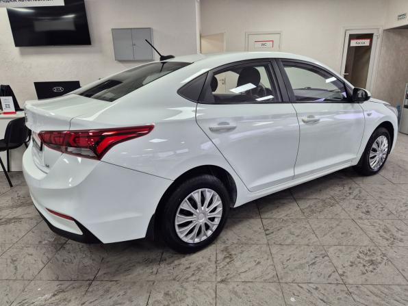 Hyundai Solaris II с пробегом 2017 года, цена 779 000 рублей, 288312 км, седан, Автокод Объявления