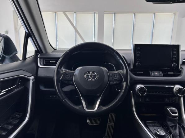 Toyota RAV4 V (XA50) с пробегом 2021 года, цена 3 580 000 рублей, 63200 км, внедорожник, Автокод Объявления