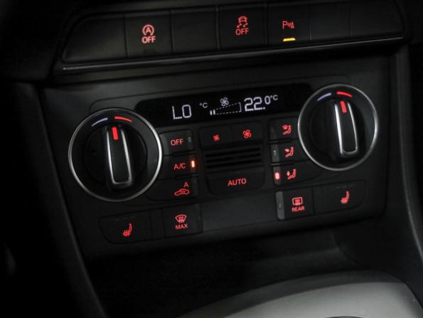 Audi Q3 I (8U) Рестайлинг с пробегом 2018 года, цена 1 799 000 рублей, 195286 км, внедорожник, Автокод Объявления