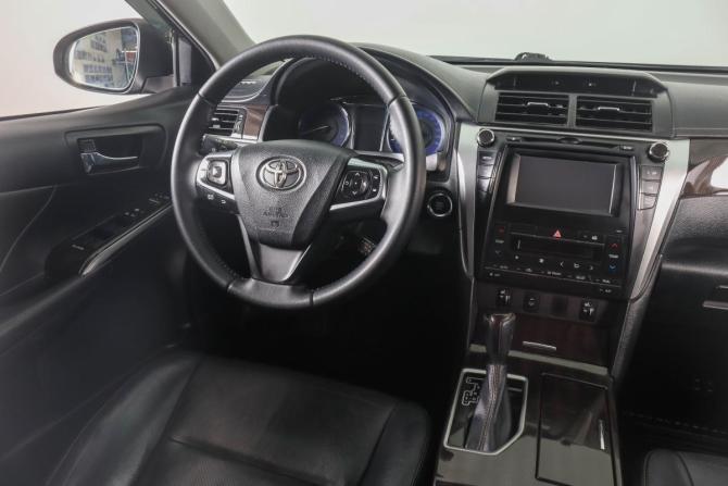 Toyota Camry VII (XV50) Рестайлинг с пробегом 2016 года, цена 1 849 000 рублей, 138000 км, седан, Автокод Объявления