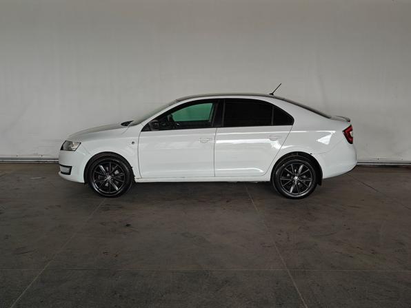 Skoda Rapid I с пробегом 2016 года, цена 920 000 рублей, 235384 км, лифтбек, Автокод Объявления