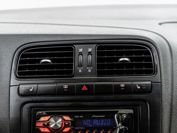 Volkswagen Polo V с пробегом 2012 года, цена 823 000 рублей, 221676 км, седан, Автокод Объявления