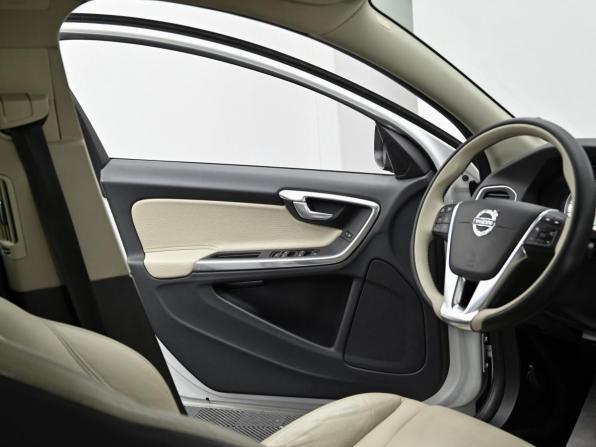 Volvo S60 II с пробегом 2012 года, цена 1 049 000 рублей, 182000 км, седан, Автокод Объявления