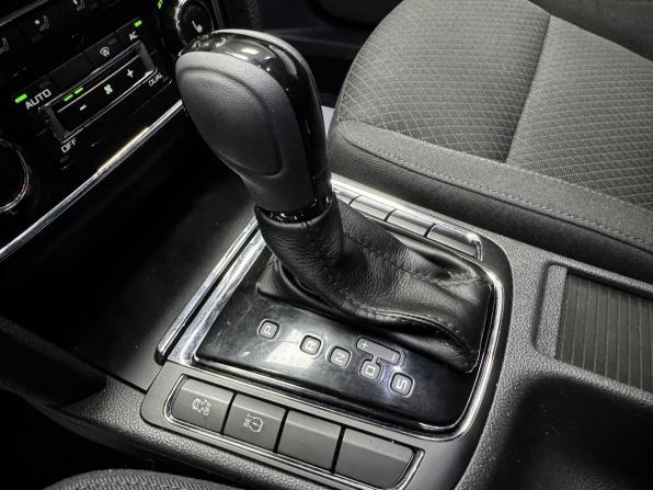 Skoda Superb II с пробегом 2012 года, цена 1 045 000 рублей, 280800 км, лифтбек, Автокод Объявления