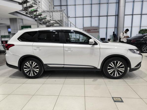 Mitsubishi Outlander III Рестайлинг 3 с пробегом 2020 года, цена 2 350 000 рублей, 118631 км, внедорожник, Автокод Объявления