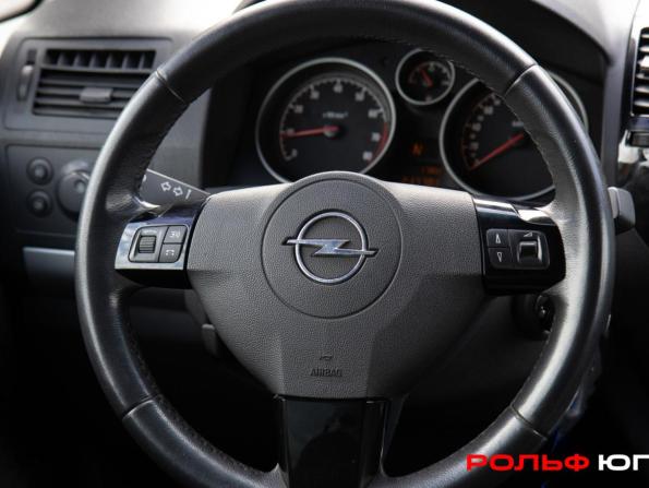 Opel Zafira B Рестайлинг с пробегом 2011 года, цена 688 000 рублей, 217701 км, компактвэн, Автокод Объявления