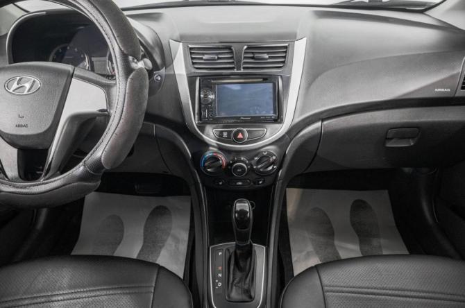 Hyundai Solaris I Рестайлинг с пробегом 2016 года, цена 1 249 000 рублей, 143000 км, седан, Автокод Объявления