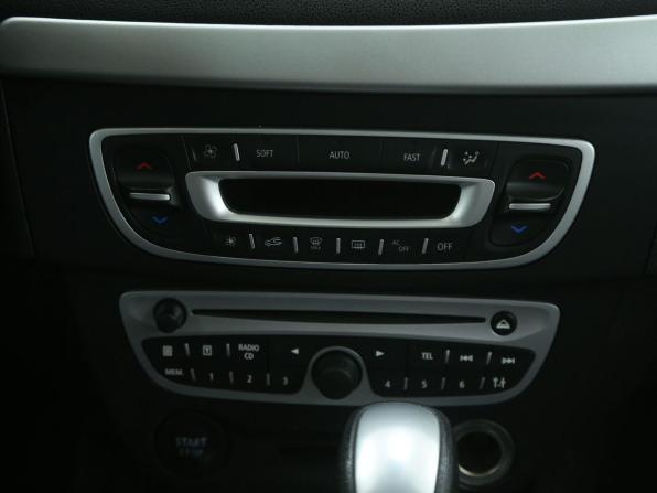 Renault Fluence I с пробегом 2011 года, цена 390 000 рублей, 233000 км, седан, Автокод Объявления