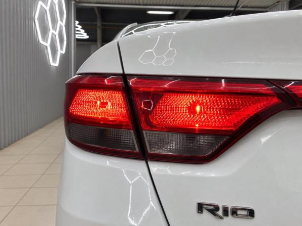 Kia Rio IV с пробегом 2017 года, цена 1 050 000 рублей, 105799 км, седан, Автокод Объявления