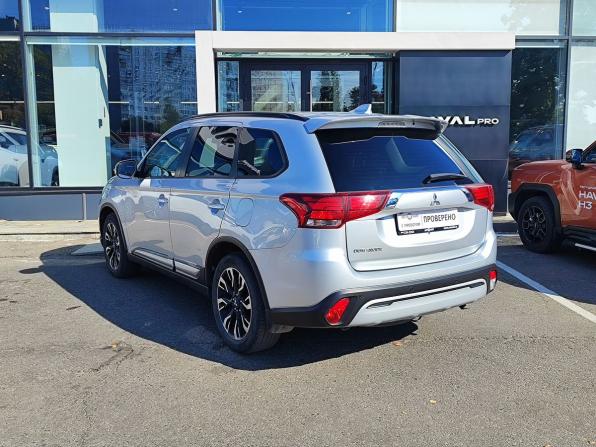 Mitsubishi Outlander III Рестайлинг 3 с пробегом 2021 года, цена 2 499 000 рублей, 60870 км, внедорожник, Автокод Объявления