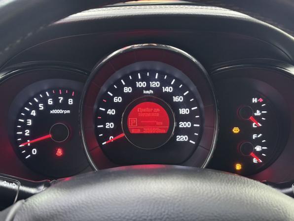 Kia Rio III Рестайлинг с пробегом 2015 года, цена 1 365 000 рублей, 33893 км, хэтчбек, Автокод Объявления