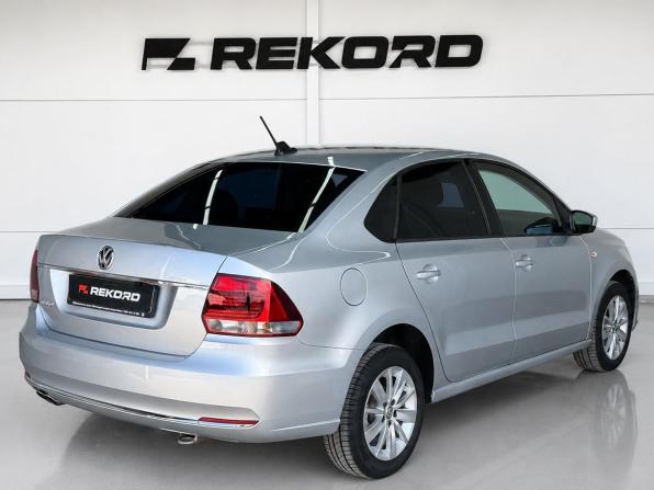 Volkswagen Polo V Рестайлинг с пробегом 2017 года, цена 1 419 000 рублей, 62500 км, седан, Автокод Объявления