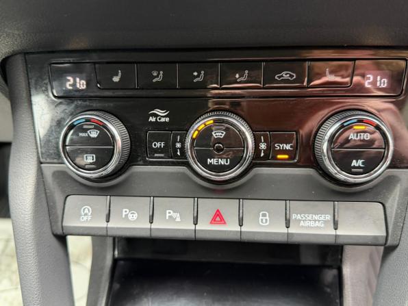 Skoda Karoq I с пробегом 2021 года, цена 2 649 000 рублей, 29000 км, внедорожник, Автокод Объявления