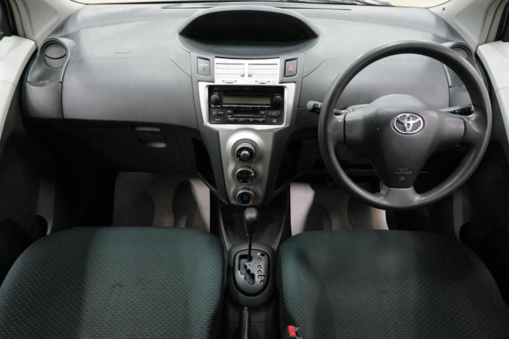 Toyota Vitz II (XP90) Омск  - изображение 13
