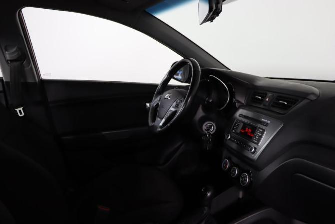 Kia Rio III Рестайлинг с пробегом 2015 года, цена 1 299 990 рублей, 34717 км, седан, Автокод Объявления