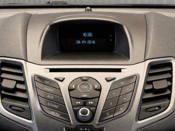Ford Fiesta Mk6 Рестайлинг с пробегом 2016 года, цена 857 000 рублей, 141903 км, хэтчбек, Автокод Объявления