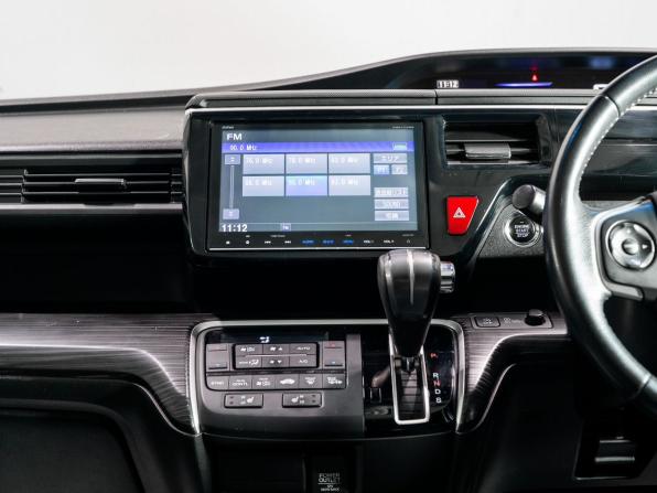 Honda Stepwgn V с пробегом 2017 года, цена 1 850 000 рублей, 113500 км, минивэн, Автокод Объявления