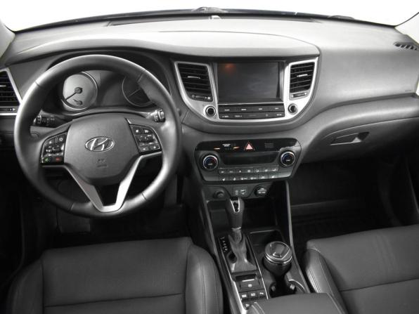 Hyundai Tucson III с пробегом 2018 года, цена 1 799 100 рублей, 192664 км, внедорожник, Автокод Объявления