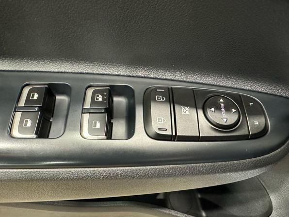 Kia Rio IV Рестайлинг с пробегом 2021 года, цена 1 550 000 рублей, 59865 км, хэтчбек, Автокод Объявления