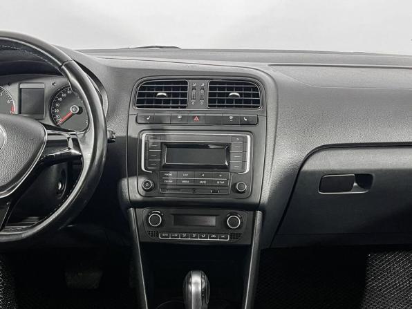 Volkswagen Polo V Рестайлинг с пробегом 2018 года, цена 1 147 500 рублей, 107552 км, седан, Автокод Объявления
