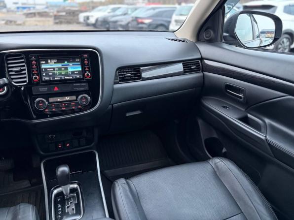 Mitsubishi Outlander III Рестайлинг 2 с пробегом 2017 года, цена 1 575 000 рублей, 212000 км, внедорожник, Автокод Объявления