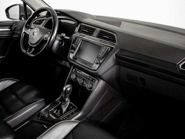 Volkswagen Tiguan II с пробегом 2017 года, цена 2 710 000 рублей, 103000 км, внедорожник, Автокод Объявления