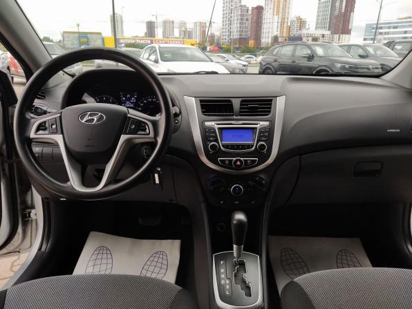 Hyundai Solaris I с пробегом 2013 года, цена 879 000 рублей, 132639 км, седан, Автокод Объявления
