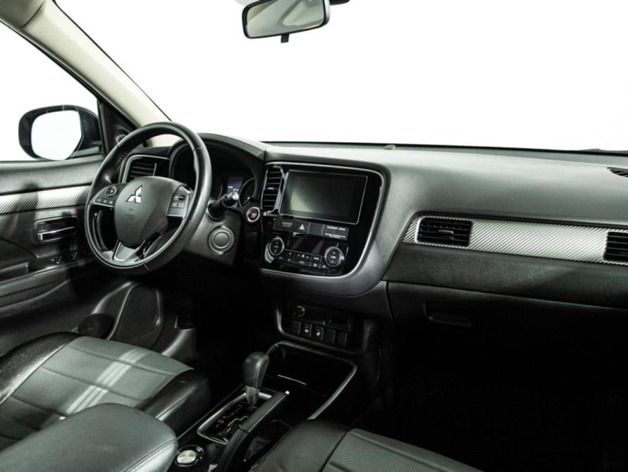 Mitsubishi Outlander III Рестайлинг 3 Санкт-Петербург  - изображение 10