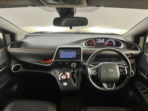 Toyota Sienta II Рестайлинг с пробегом 2018 года, цена 1 110 000 рублей, 119059 км, минивэн, Автокод Объявления