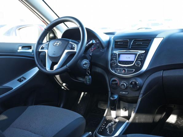Hyundai Solaris I с пробегом 2014 года, цена 899 000 рублей, 155700 км, хэтчбек, Автокод Объявления