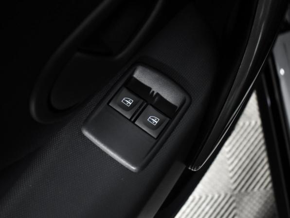 Renault Sandero II Рестайлинг с пробегом 2021 года, цена 1 480 000 рублей, 3393 км, хэтчбек, Автокод Объявления