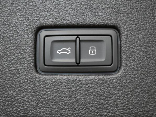 Audi Q8 I (4M) с пробегом 2023 года, цена 11 550 000 рублей, 35986 км, внедорожник, Автокод Объявления