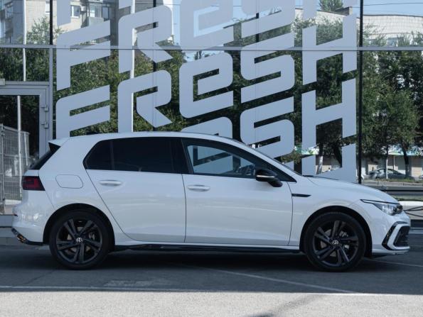 Volkswagen Golf VIII с пробегом 2024 года, цена 3 499 000 рублей, 9781 км, хэтчбек, Автокод Объявления