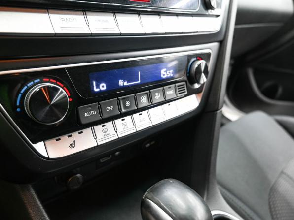Hyundai Sonata VII (LF) Рестайлинг с пробегом 2017 года, цена 1 539 900 рублей, 175746 км, седан, Автокод Объявления