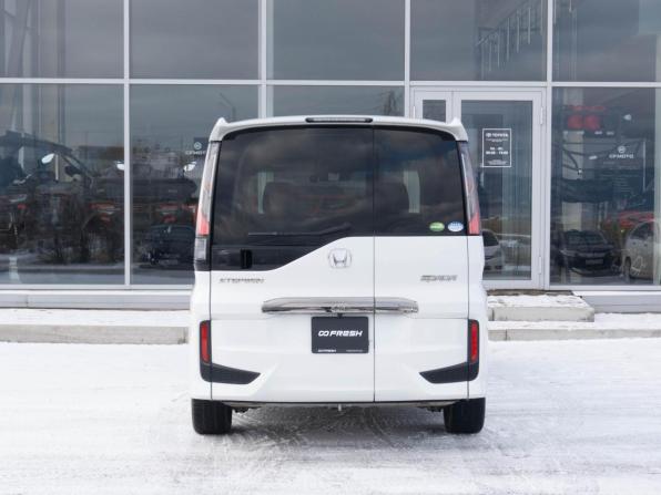 Honda Stepwgn V Рестайлинг с пробегом 2019 года, цена 2 450 000 рублей, 47071 км, минивэн, Автокод Объявления