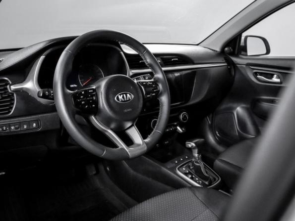 Kia Rio IV Рестайлинг с пробегом 2021 года, цена 1 398 000 рублей, 155572 км, седан, Автокод Объявления