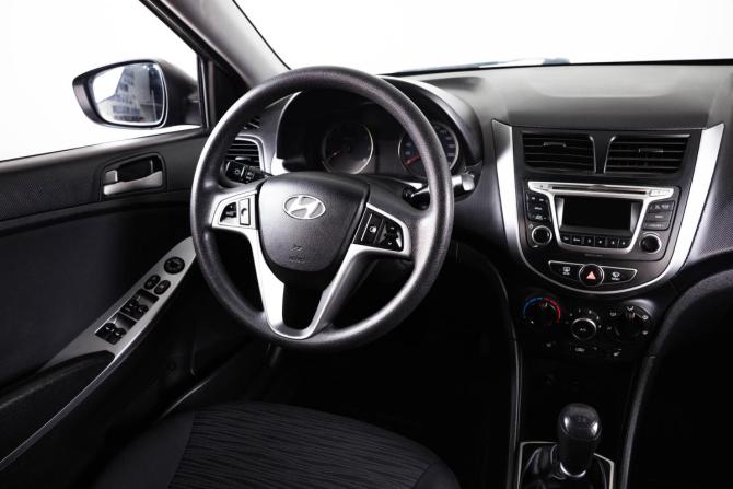Hyundai Solaris I Рестайлинг с пробегом 2015 года, цена 789 000 рублей, 62823 км, седан, Автокод Объявления