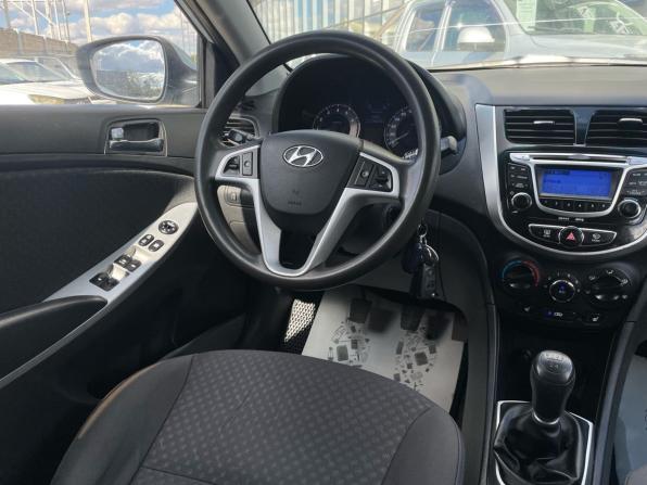 Hyundai Solaris I с пробегом 2012 года, цена 700 000 рублей, 175800 км, хэтчбек, Автокод Объявления