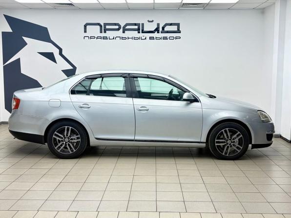 Volkswagen Jetta V с пробегом 2009 года, цена 630 000 рублей, 350000 км, седан, Автокод Объявления