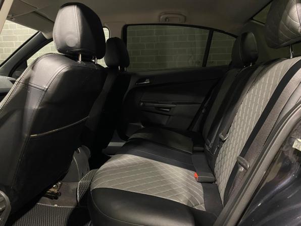 Opel Astra H Рестайлинг с пробегом 2010 года, цена 599 000 рублей, 209970 км, седан, Автокод Объявления
