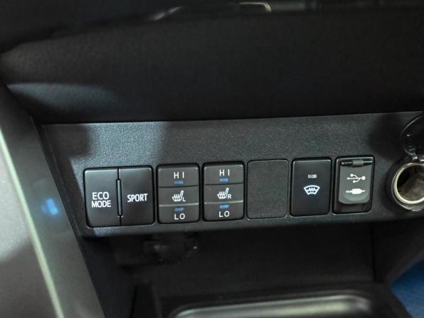 Toyota RAV4 IV (XA40) Рестайлинг с пробегом 2018 года, цена 2 550 000 рублей, 77200 км, внедорожник, Автокод Объявления