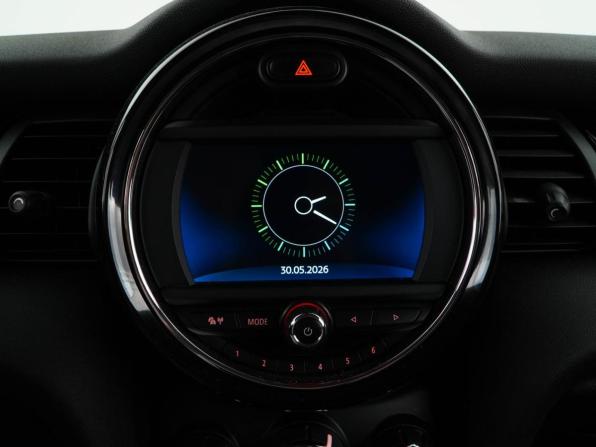Mini Hatch III (F55/F56) Рестайлинг с пробегом 2018 года, цена 2 077 077 рублей, 99528 км, хэтчбек, Автокод Объявления