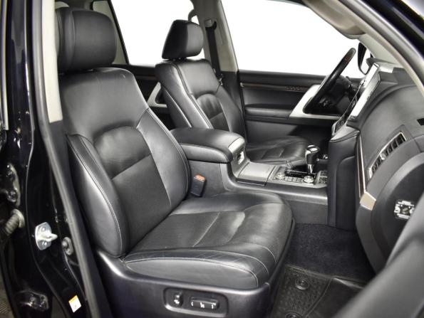 Toyota Land Cruiser 200 Series Рестайлинг 2 с пробегом 2018 года, цена 6 620 900 рублей, 125115 км, внедорожник, Автокод Объявления