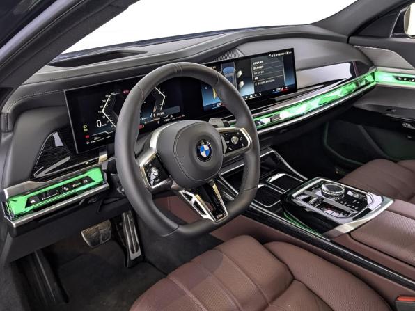 BMW 7 серии VII (G70) с пробегом 2025 года, цена 15 900 000 рублей, 8049 км, седан, Автокод Объявления