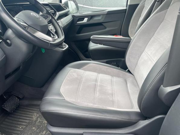 Volkswagen Multivan T6 Рестайлинг с пробегом 2022 года, цена 8 394 000 рублей, 58696 км, минивэн, Автокод Объявления