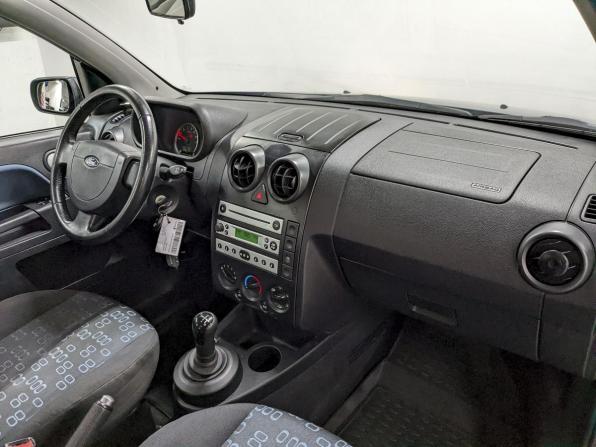 Ford Fusion I с пробегом 2005 года, цена 490 000 рублей, 90642 км, хэтчбек, Автокод Объявления