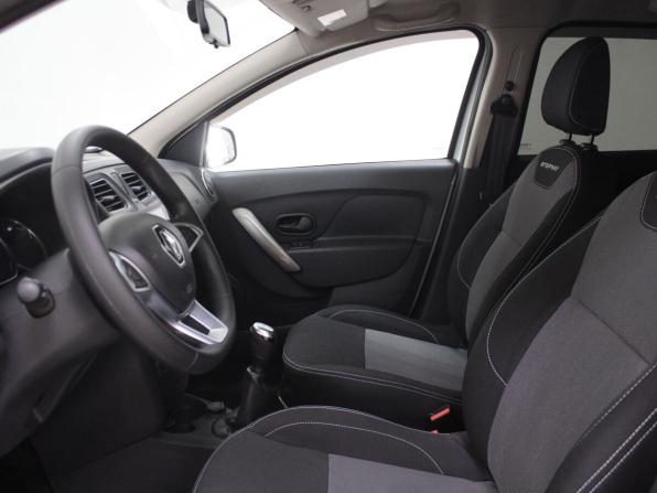 Renault Sandero II Рестайлинг с пробегом 2022 года, цена 1 399 900 рублей, 89731 км, хэтчбек, Автокод Объявления