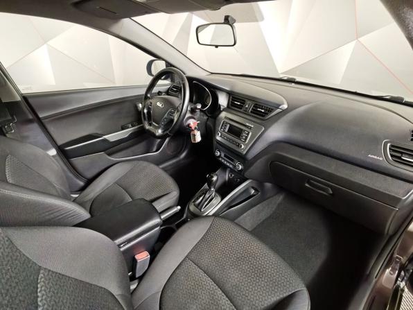 Kia Rio III Рестайлинг с пробегом 2017 года, цена 1 015 000 рублей, 177641 км, седан, Автокод Объявления